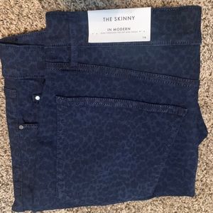 MODERN LEOPARD PRINT SKINNY PANTS
